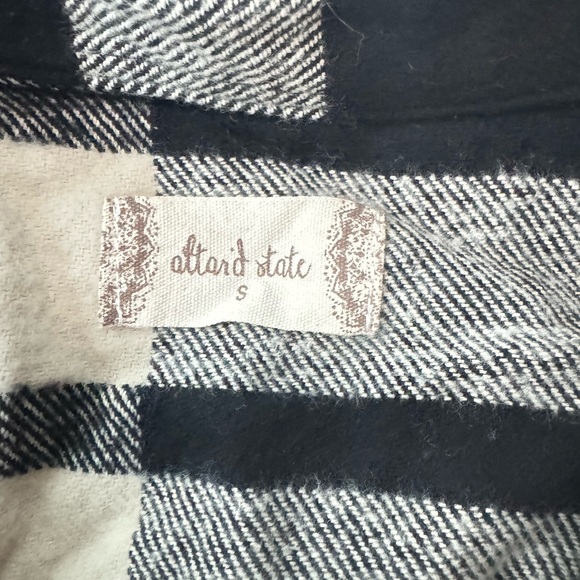 NWT Altar’d State Flannel - Picture 2 of 3